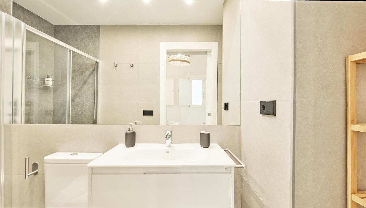 Apartamento Vega Little Apartments Кадис Екстериор снимка
